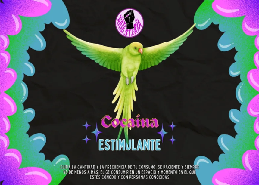Postal de cocaína: perico verde con las alas abiertas.